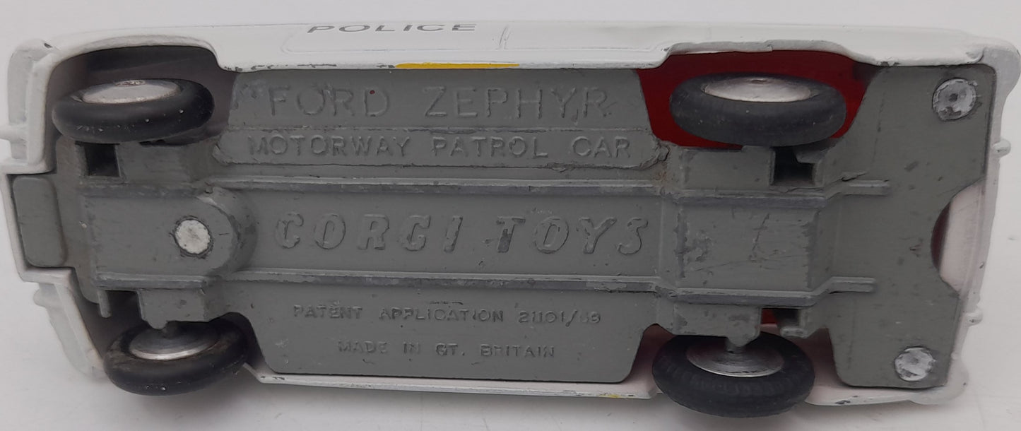 Corgi Toys Ford Zephyr Motorway Patrol Car 1 43 restaurée très proprement