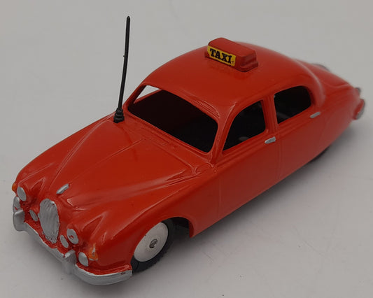 Corgi Toys Jaguar 2.4 Litre 1 43 Britain restaurée très bon état