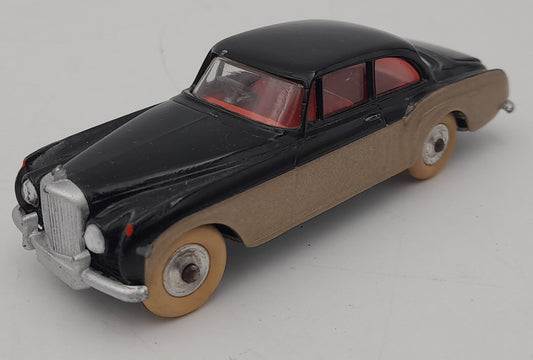 Corgi Toys 224 Bentley Continental Sports Saloon 1 43 restaurée très bon état