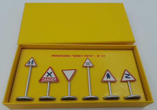 Dinky Toys 1:43 Atlas – Panneaux de Signalisation Route n°41