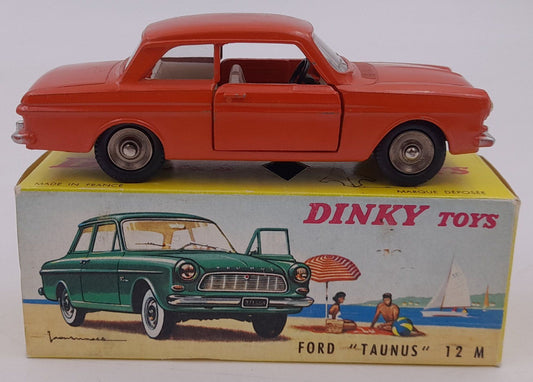 Dinky Toys Ford Taunus 12M n°538 avec boîte d’origine – Meccano France – État proche du neuf