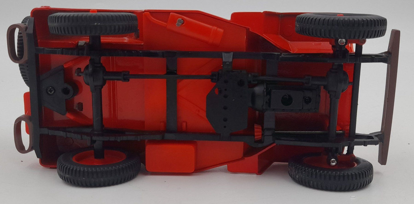 Jeep Rouge Tintin 1/18 avec Dupond et Dupont – Moulinsart Collection